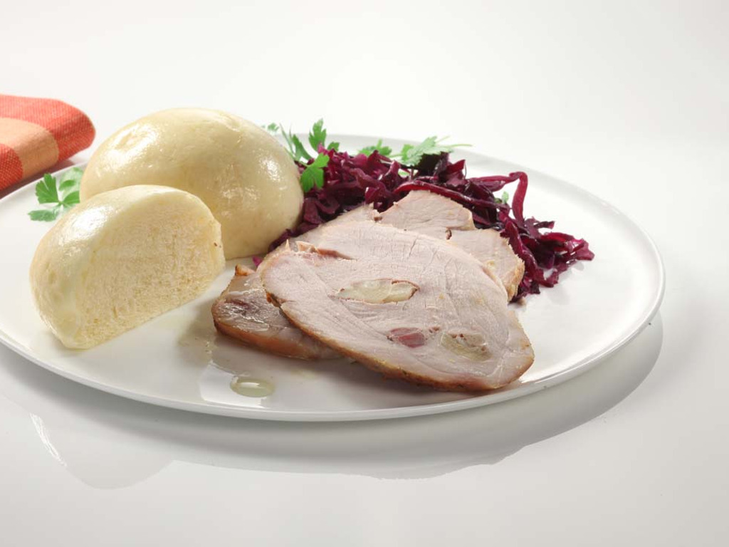 Friptura de porc cu varza rosie si galuste