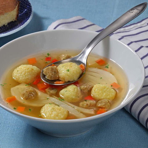 Okrepljujuća juha s mesnim i gris okruglicama