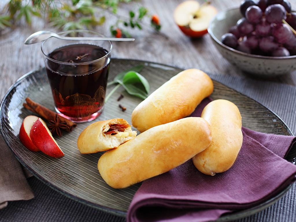Gurmanske piroške poslužene s kuhanim vinom