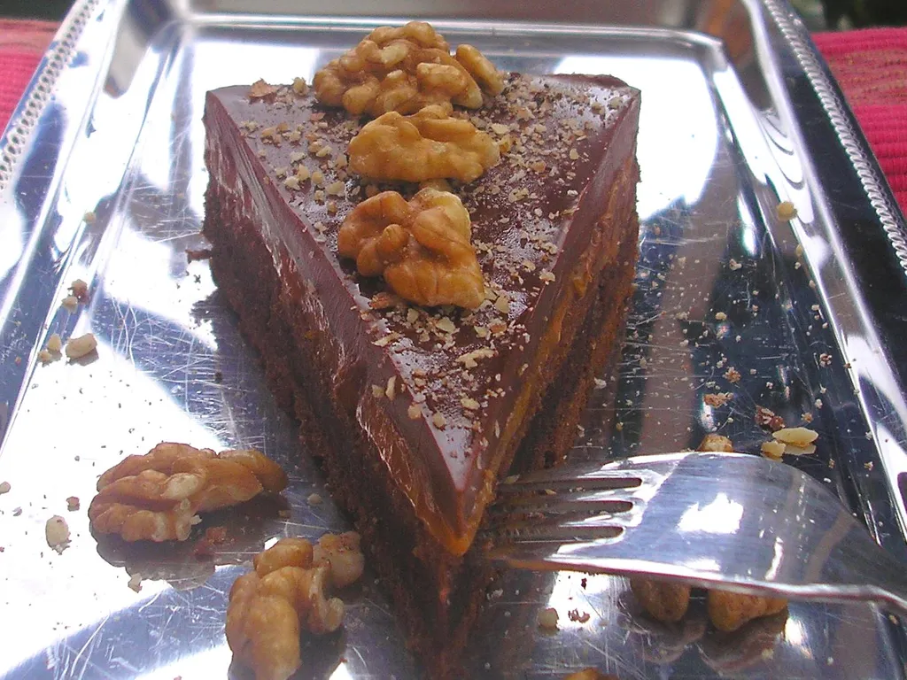 Čokoladna karamel torta