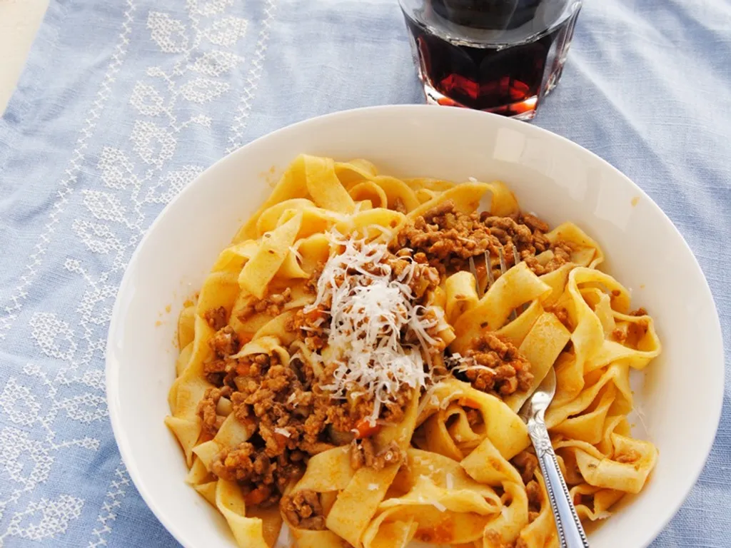 Tagliatelle al ragù - Coolinarika