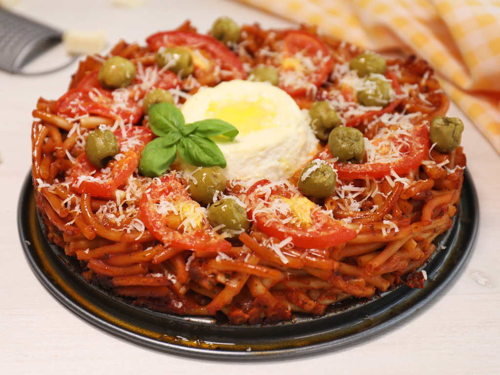 Torta s makaronima bolognese