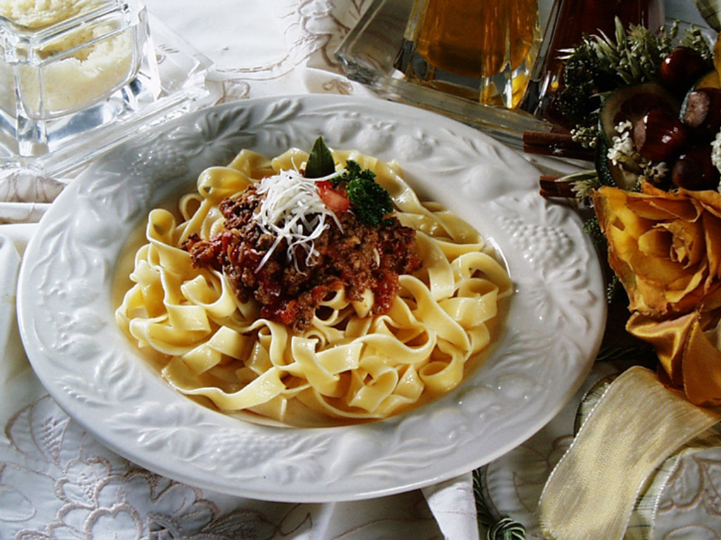 Paste Bolognese cu sos ragu