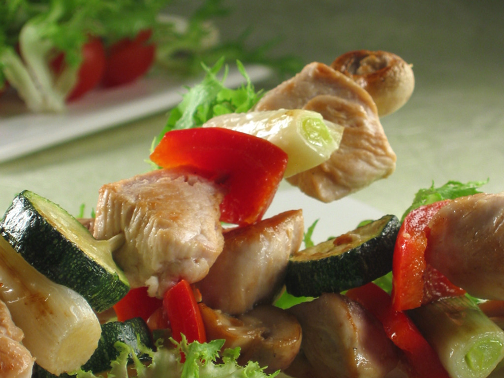 Kebab de pui cu legume